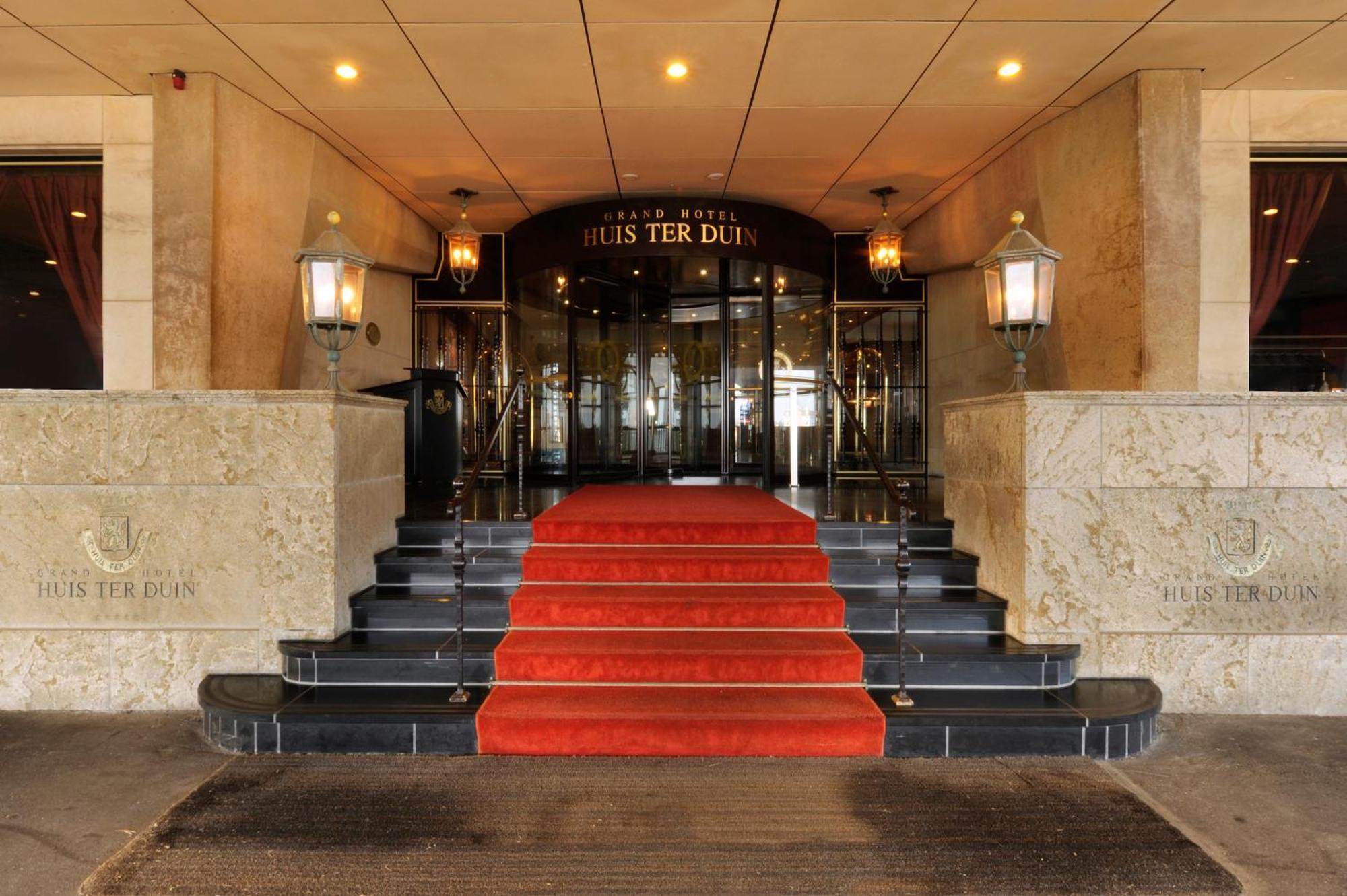 Grand Hotel Huis Ter Duin Noordwijk Exterior photo Entrance of the hotel